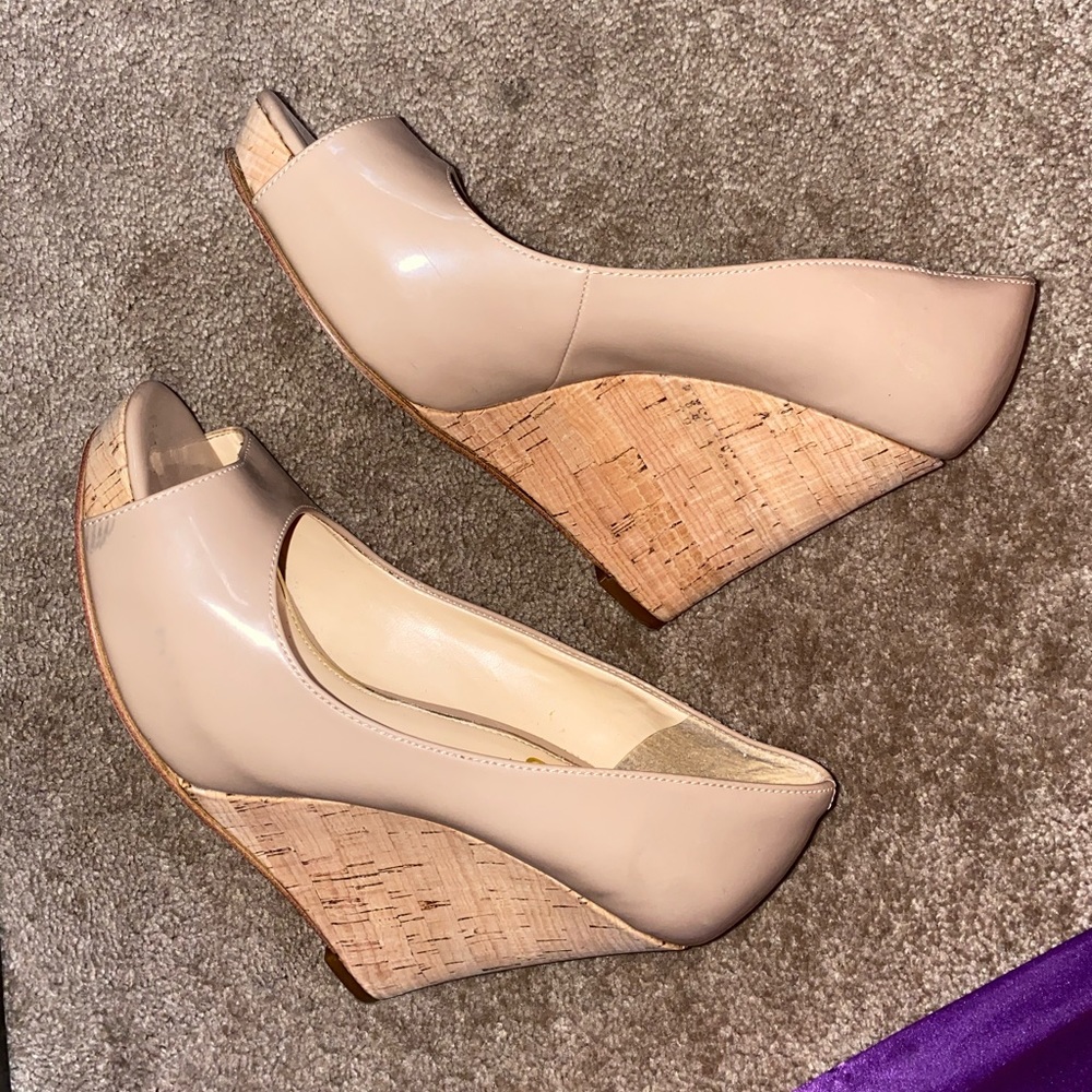 Nude wedges